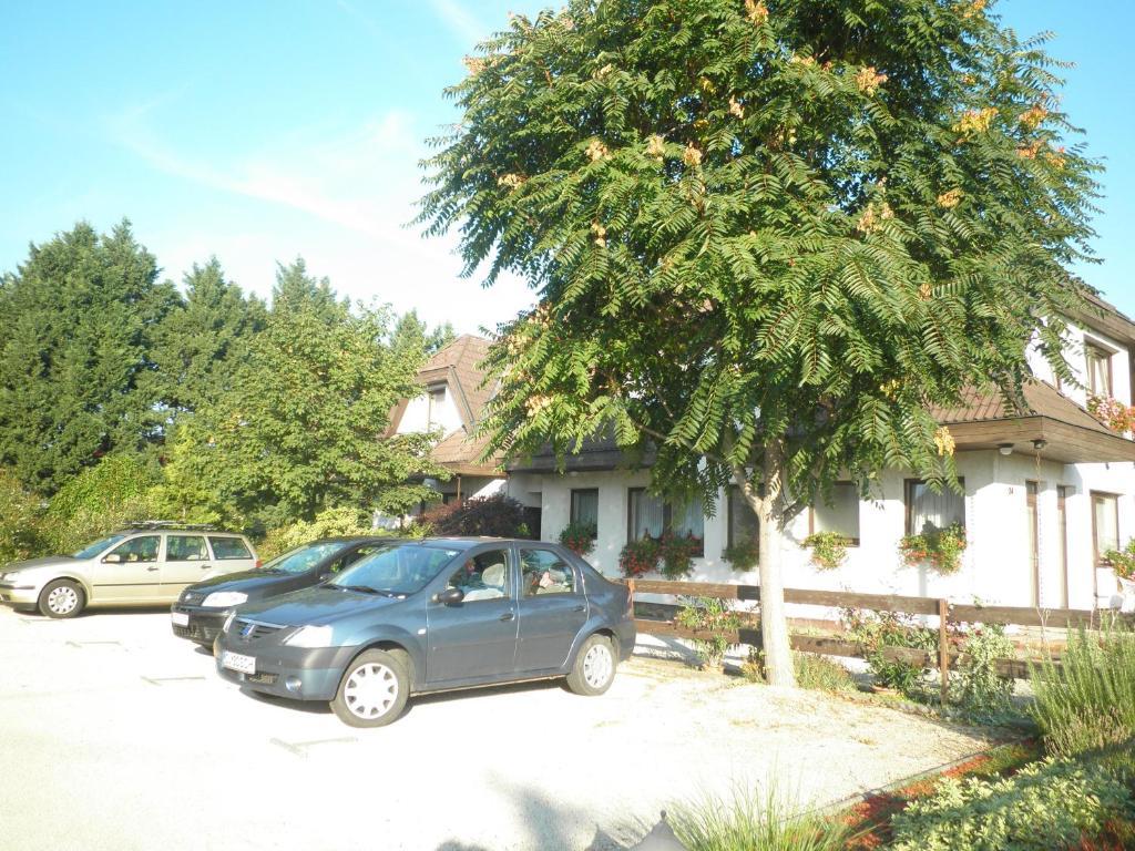 Bed and Breakfast Gruendner Vendeghaz Siófok Zewnętrze zdjęcie