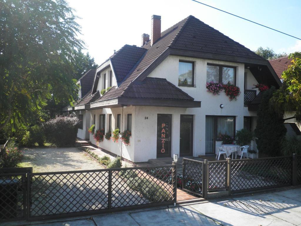 Bed and Breakfast Gruendner Vendeghaz Siófok Zewnętrze zdjęcie